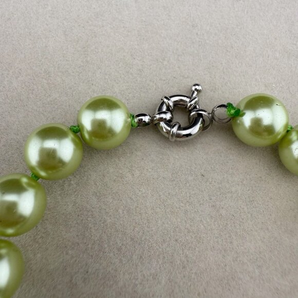 Green Glass Pearl Bead Bracelet With Silver-Tone Clasp Ladies Jewelry - Picture 2 of 6